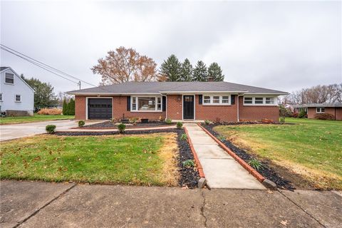 Photo of 107 Horseshoe Dr, Latrobe, PA 15650 (MLS # 1731393)