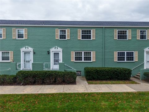 Photo of 7 Chapel Dr, Pittsburgh, PA 15237 (MLS # 1727101)