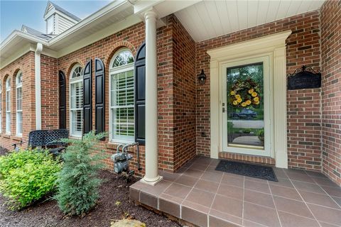 Photo of 3016 Shoreline Ln, Mc Donald, PA 15057 (MLS # 1761404)