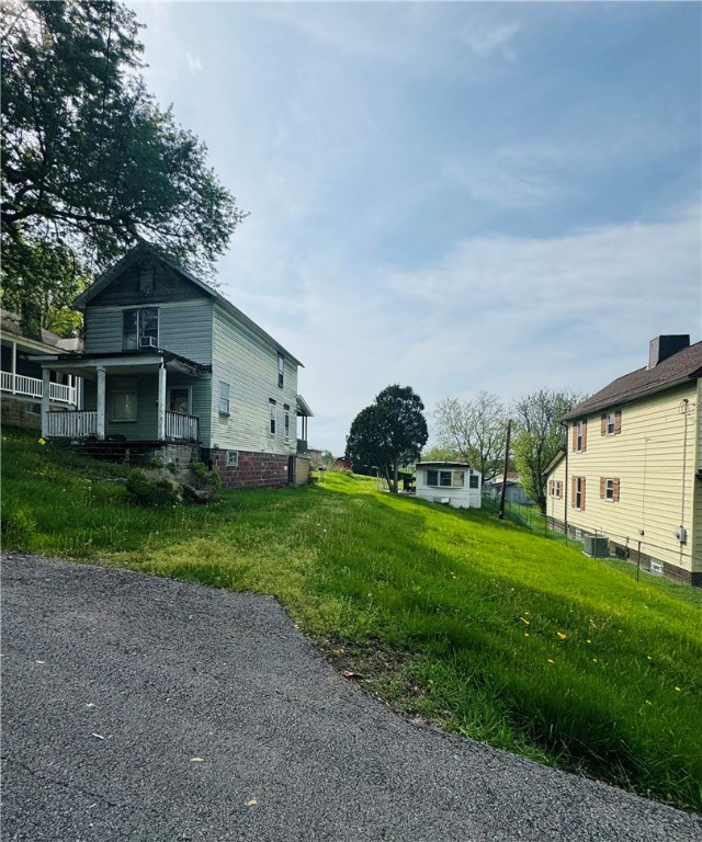 1013 Shutterly St, California, Pennsylvania image 3