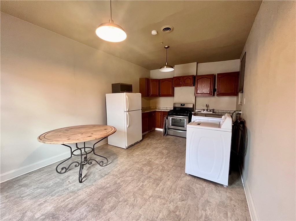 Midland Boro, Pennsylvania 15059, United States, 2 Bedrooms Bedrooms, ,1 BathroomBathrooms,Residential,Active,35083