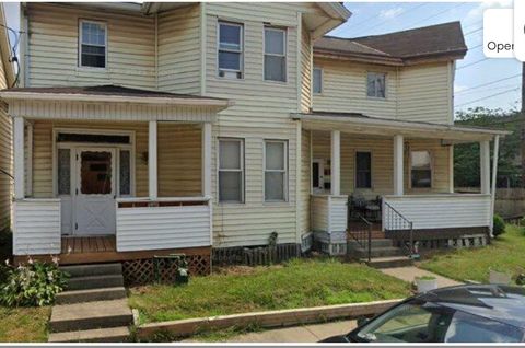 Photo of 1 Spruce St #1, Natrona Heights, PA 15065 (MLS # 1730244)