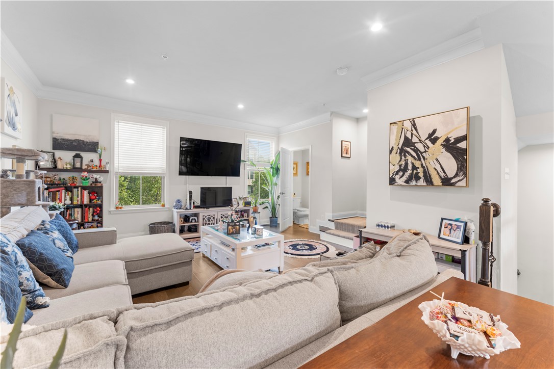 483 Fairmont Dr