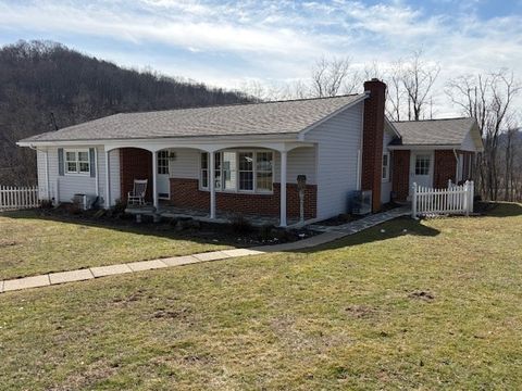 114 Wood Ln Kiskiminetas Twp PA 15618