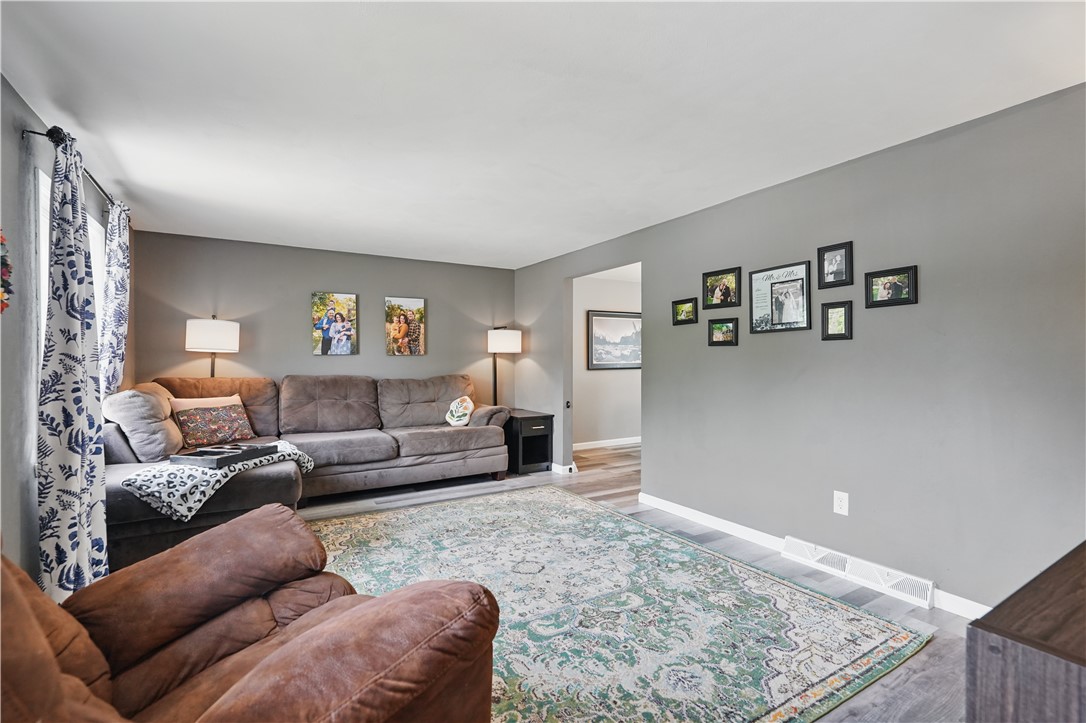 Penn Hills, Pennsylvania 15235, United States, 4 Bedrooms Bedrooms, ,2 BathroomsBathrooms,Residential,Contingent,144045