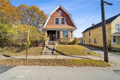 Homes For Sale - 17 E Gaskill Ave Ave<br/> Jeannette, PA 15644