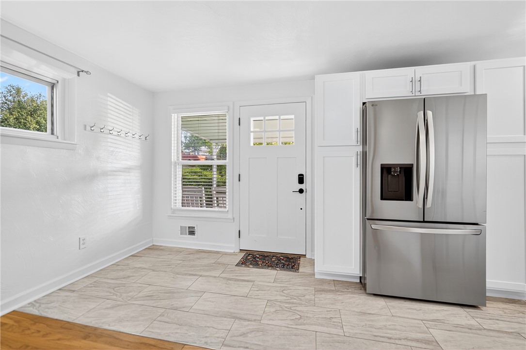 Ross Twp, Pennsylvania 15237, United States, 3 Bedrooms Bedrooms, ,2 BathroomsBathrooms,Residential,Active,173747