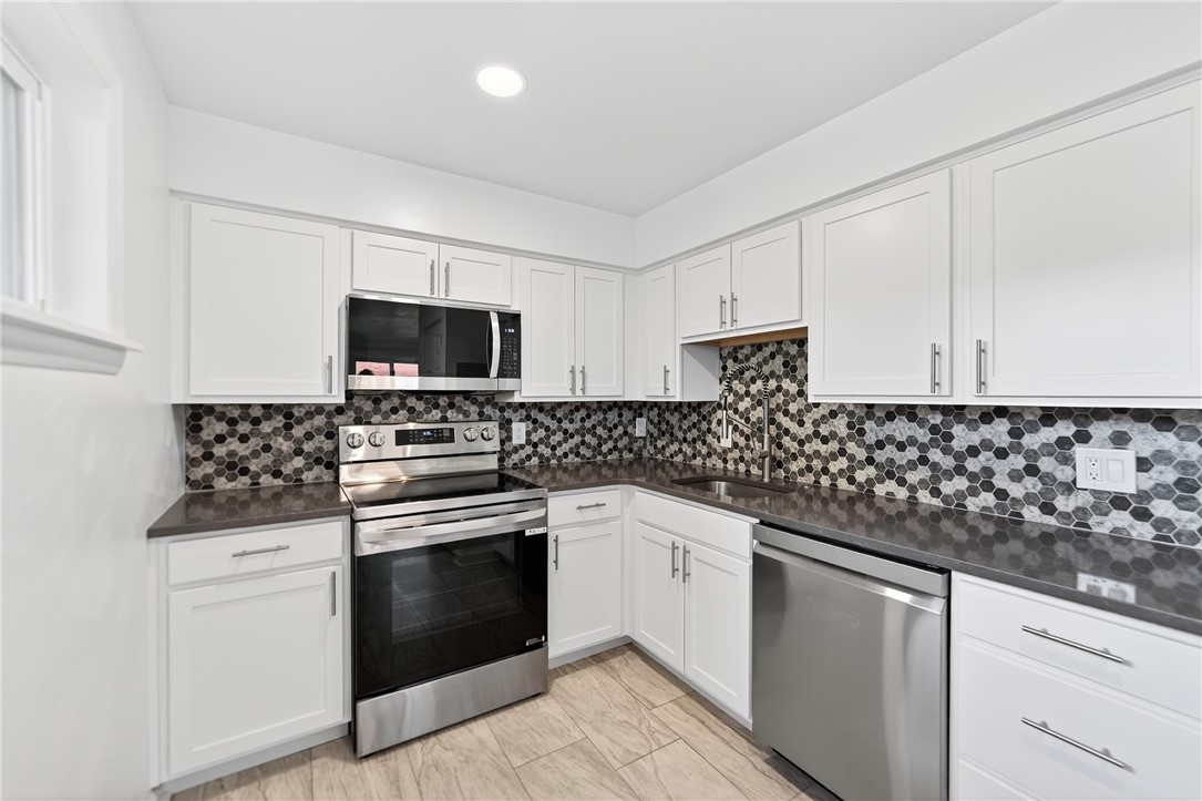 Ross Twp, Pennsylvania 15237, United States, 3 Bedrooms Bedrooms, ,2 BathroomsBathrooms,Residential,Active,173747