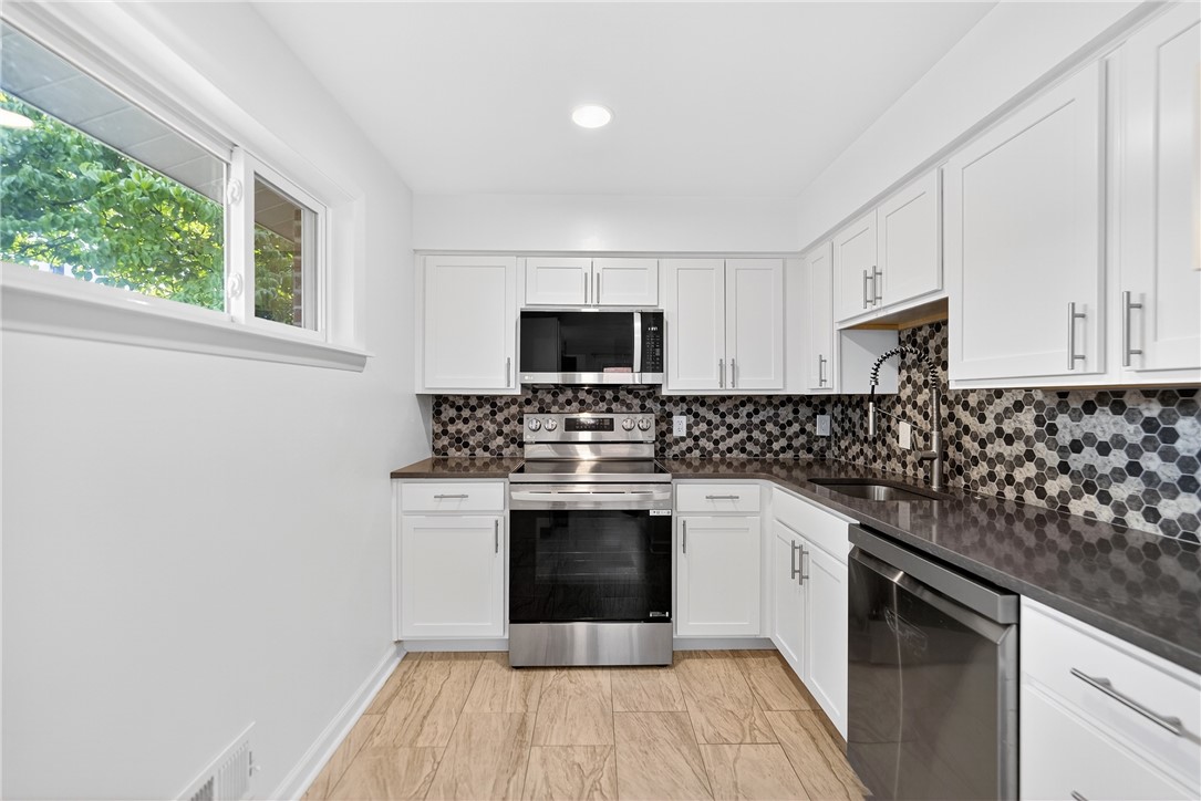 Ross Twp, Pennsylvania 15237, United States, 3 Bedrooms Bedrooms, ,2 BathroomsBathrooms,Residential,Active,173747