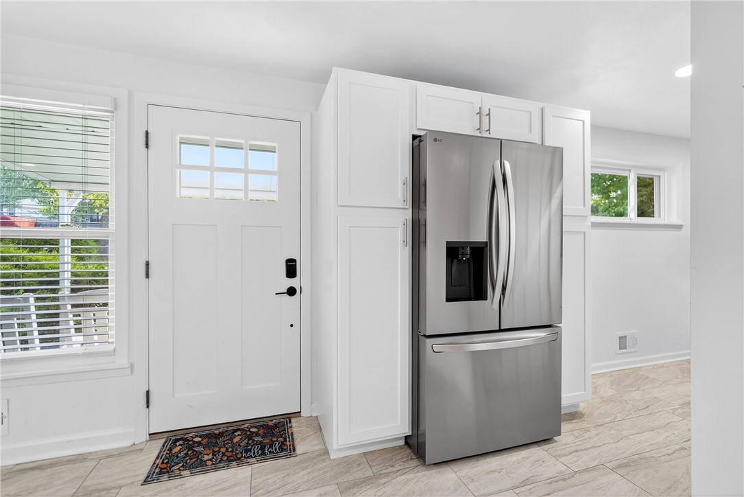 Ross Twp, Pennsylvania 15237, United States, 3 Bedrooms Bedrooms, ,2 BathroomsBathrooms,Residential,Active,173747