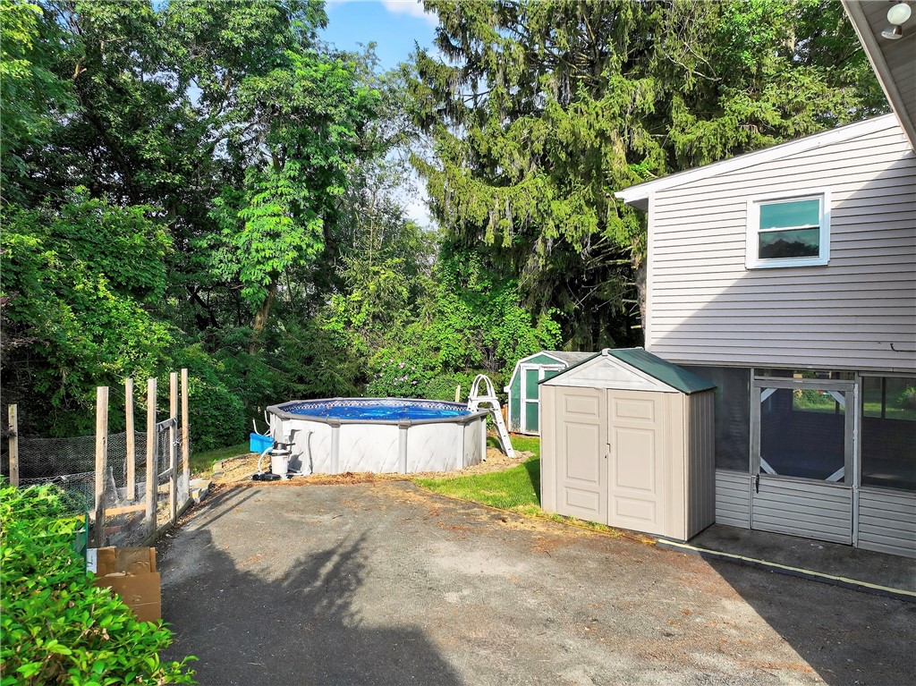 Ross Twp, Pennsylvania 15237, United States, 3 Bedrooms Bedrooms, ,2 BathroomsBathrooms,Residential,Active,173747