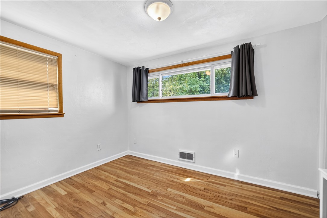 Ross Twp, Pennsylvania 15237, United States, 3 Bedrooms Bedrooms, ,2 BathroomsBathrooms,Residential,Active,173747