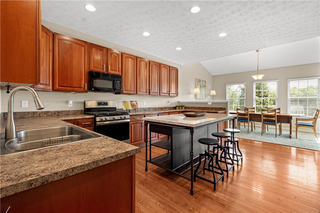 168 Kensington Dr