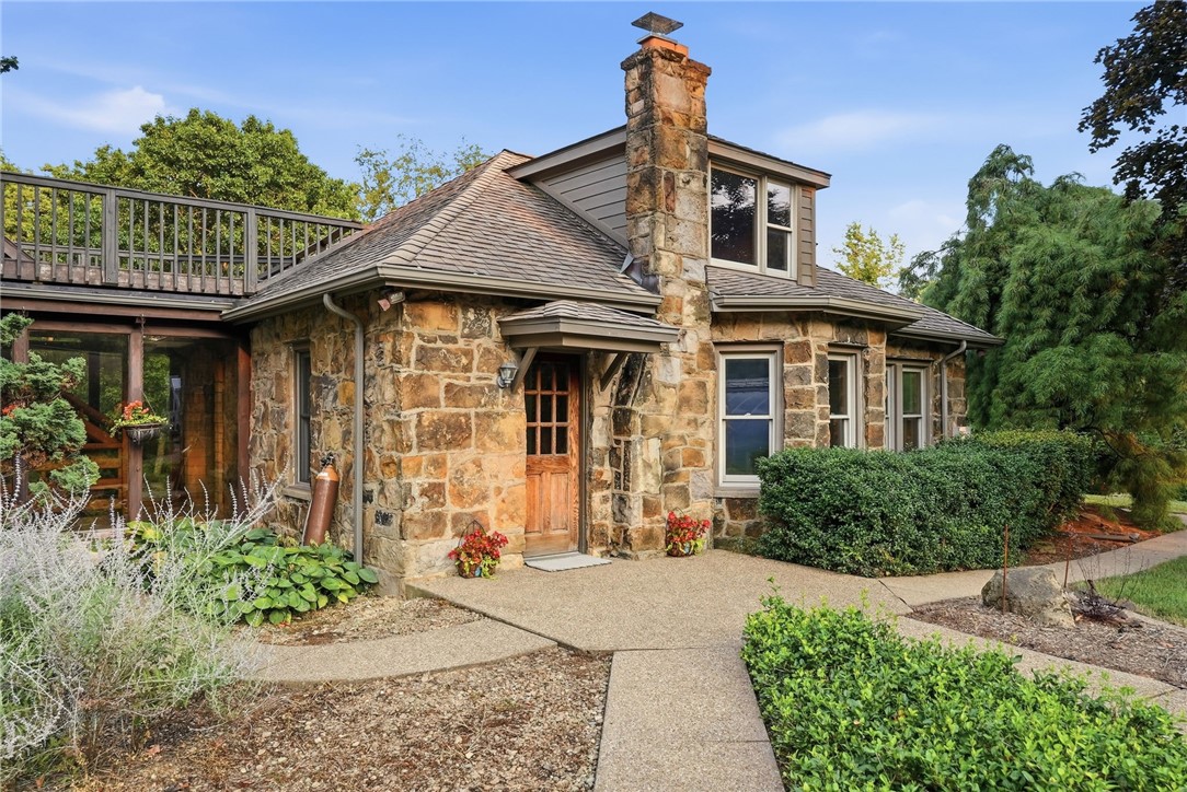 3023 Fairview Rd