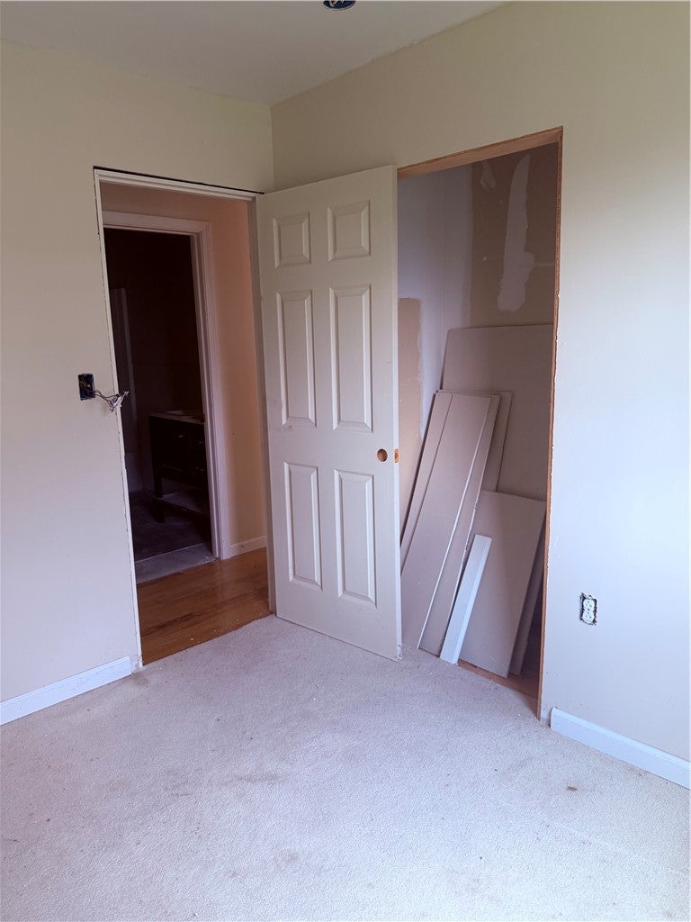 422 W Carter Dr