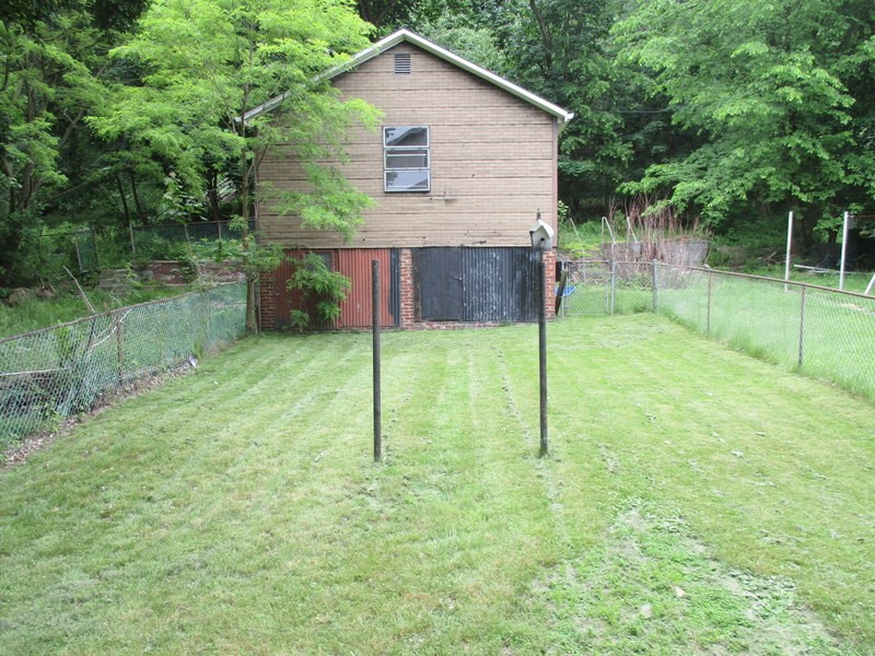 1528 Beaver Road Rd, Ambridge, Pennsylvania image 4