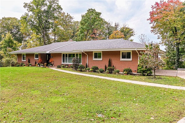 219 MAPLE DR, GREENSBURG, PA 15601 - Image c73f8d77f96334890eb675df2e1ade0d/3767296037