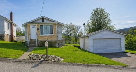 Photo of 115 Georgia Ave, West Vandergrift Boro, PA 15690 (MLS # 1752677)