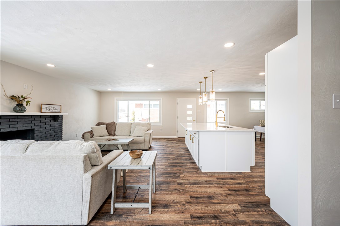 Hempfield Twp - Wml, Pennsylvania 15601, United States, 3 Bedrooms Bedrooms, ,3 BathroomsBathrooms,Residential,Pending,2262