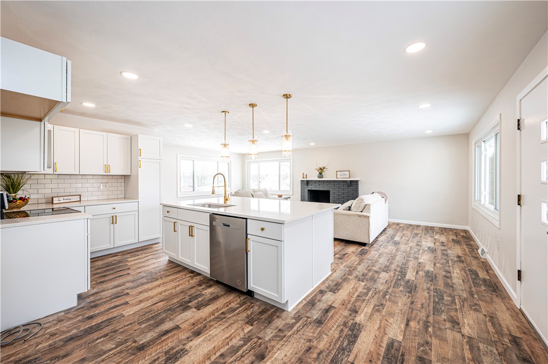 Hempfield Twp - Wml, Pennsylvania 15601, United States, 3 Bedrooms Bedrooms, ,3 BathroomsBathrooms,Residential,Pending,2262