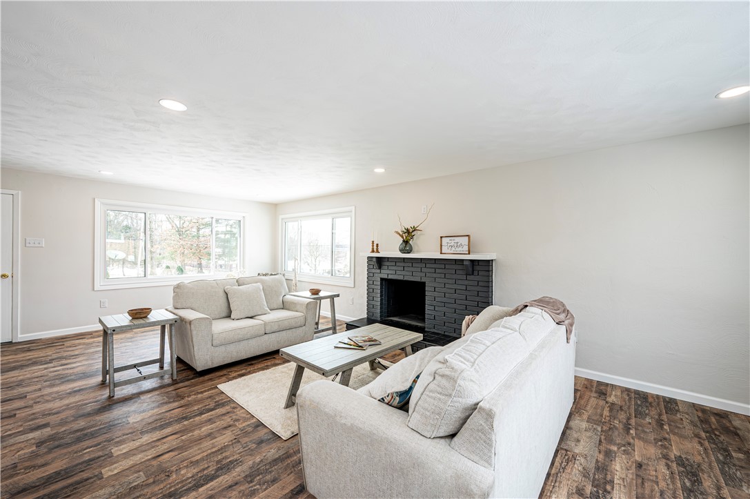 Hempfield Twp - Wml, Pennsylvania 15601, United States, 3 Bedrooms Bedrooms, ,3 BathroomsBathrooms,Residential,Pending,2262