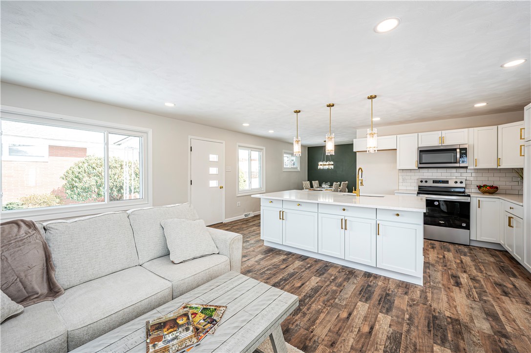 Hempfield Twp - Wml, Pennsylvania 15601, United States, 3 Bedrooms Bedrooms, ,3 BathroomsBathrooms,Residential,Pending,2262