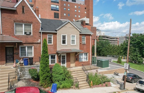 Photo of 130 Chesterfield Rd, Pittsburgh, PA 15213 (MLS # 1759575)
