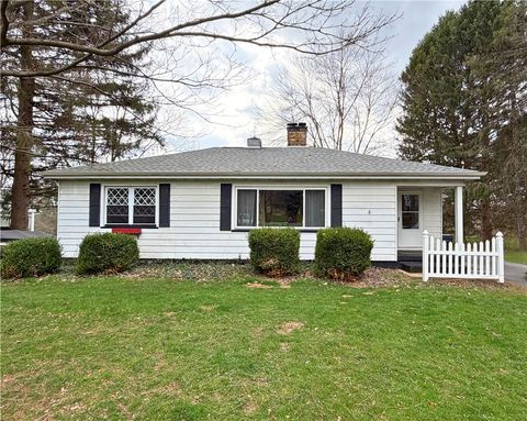 Photo of 209 Cranberry Rd, Grove City, PA 16127 (MLS # 1746235)
