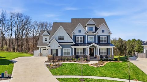 Photo of 169 Sequoia Ln, Cranberry Twp, PA 16066 (MLS # 1750171)