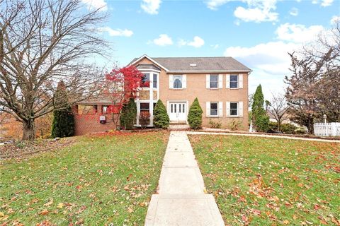 10 Thomas Jefferson Ct Penn Twp PA 15642