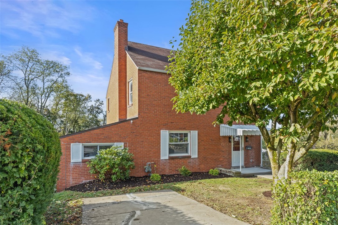 1707 Crosby Ave
