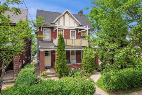 Photo of 1033-1035 Farragut St, Pittsburgh, PA 15206 (MLS # 1745308)