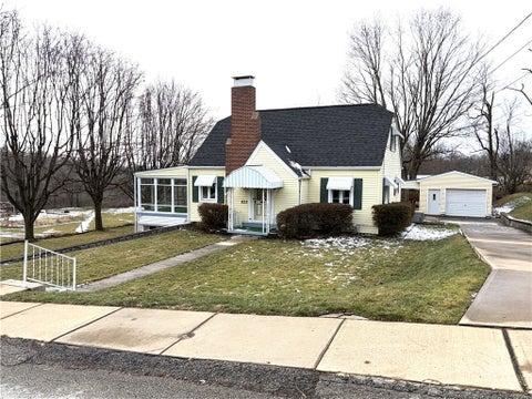 Photo for 833 E Hill Dr