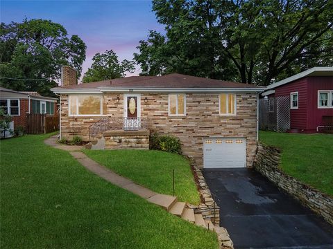 Photo for 920 Maple Ave
