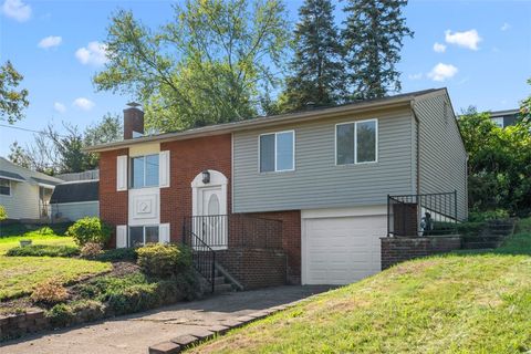 Photo of 161 Warrencliff Dr, Monaca, PA 15061 (MLS # 1724179)