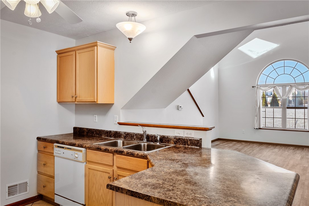 Clinton Twp, Pennsylvania 16056, United States, 3 Bedrooms Bedrooms, ,3 BathroomsBathrooms,Residential,Pending,27189