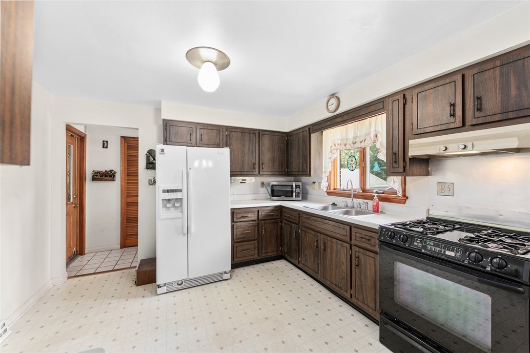 Murrysville, Pennsylvania 15632, United States, 3 Bedrooms Bedrooms, ,3 BathroomsBathrooms,Residential,Active,190029