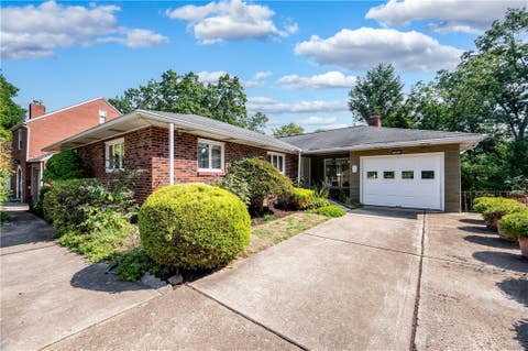 Photo for 1061 Edgewood Rd
