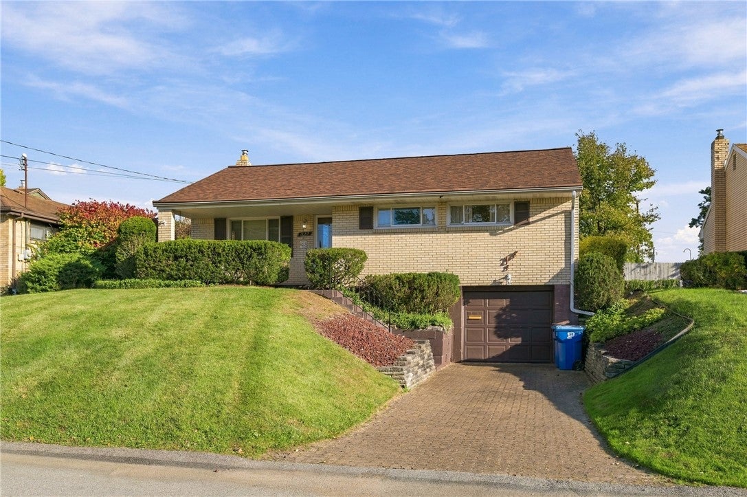 1822 Outlook Dr
