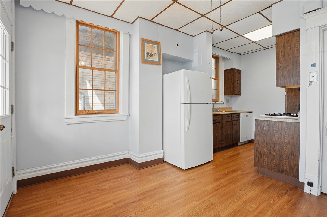 Dormont, Pennsylvania 15216, United States, 4 Bedrooms Bedrooms, ,1 BathroomBathrooms,Residential,Contingent,111238
