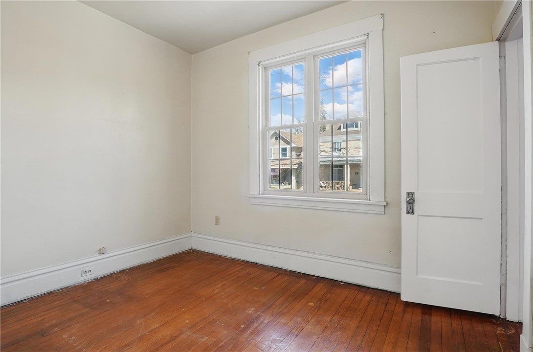 Dormont, Pennsylvania 15216, United States, 4 Bedrooms Bedrooms, ,1 BathroomBathrooms,Residential,Contingent,111238