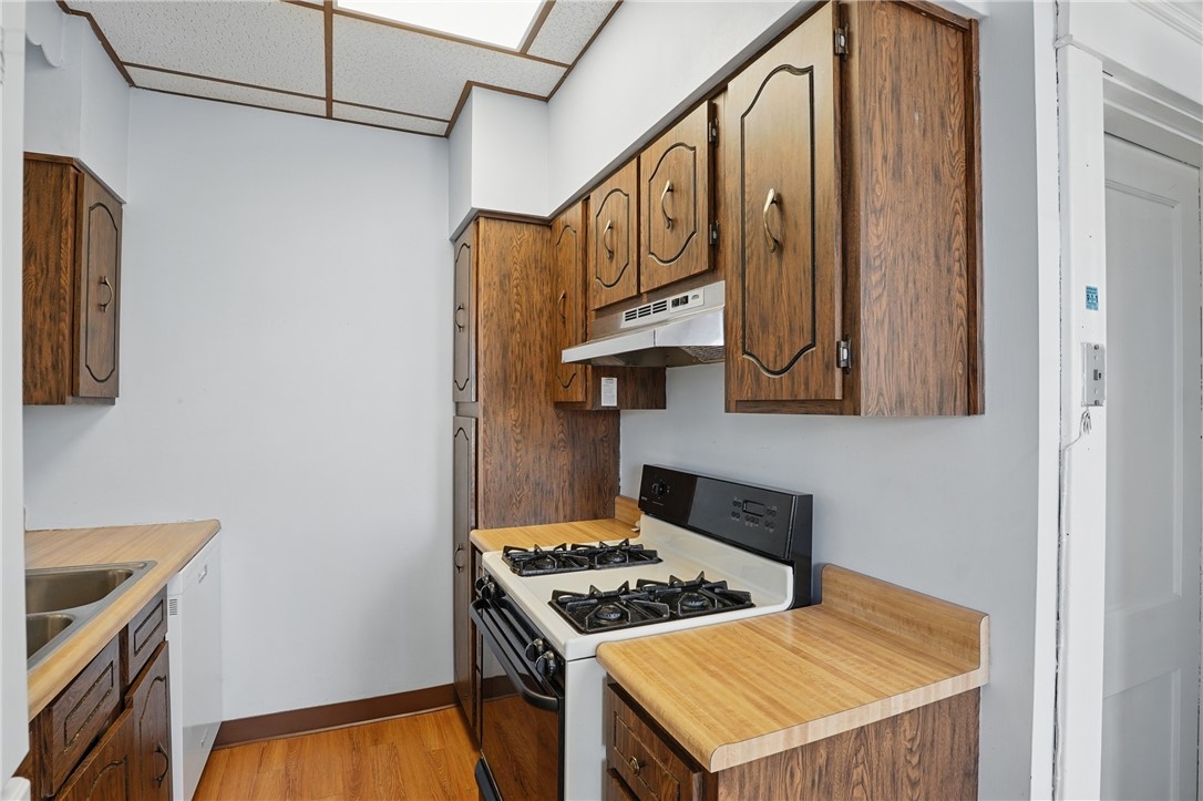Dormont, Pennsylvania 15216, United States, 4 Bedrooms Bedrooms, ,1 BathroomBathrooms,Residential,Contingent,111238