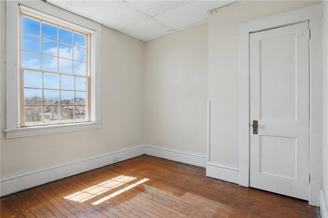 Dormont, Pennsylvania 15216, United States, 4 Bedrooms Bedrooms, ,1 BathroomBathrooms,Residential,Contingent,111238