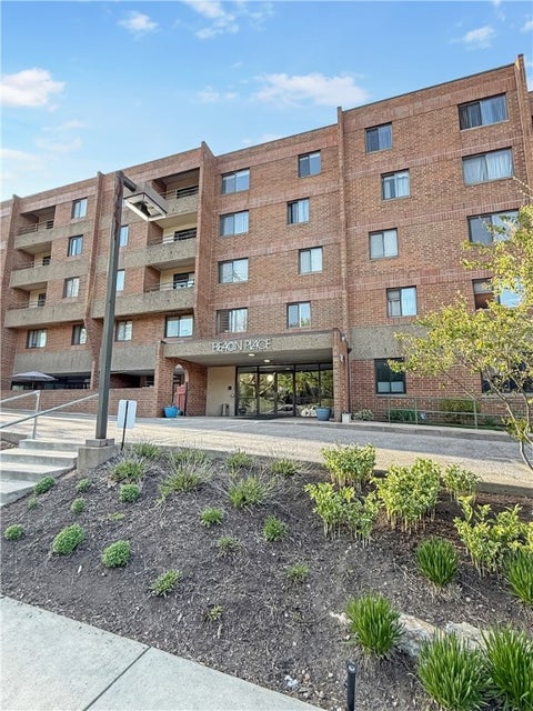 Photo for 5715 Beacon St 417