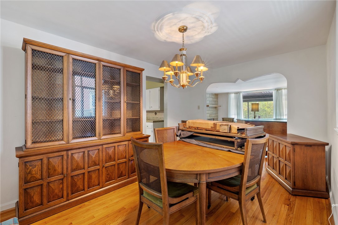 Aliquippa, Pennsylvania 15001, United States, 3 Bedrooms Bedrooms, ,3 BathroomsBathrooms,Residential,Contingent,215928