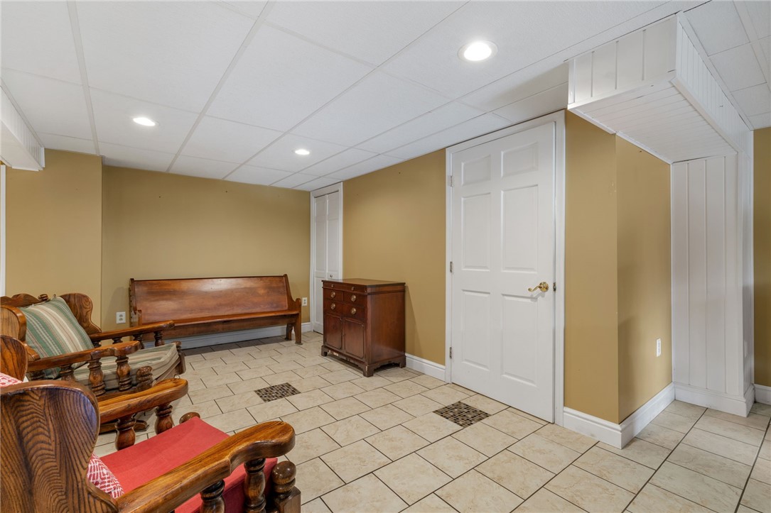 Aliquippa, Pennsylvania 15001, United States, 3 Bedrooms Bedrooms, ,3 BathroomsBathrooms,Residential,Contingent,215928