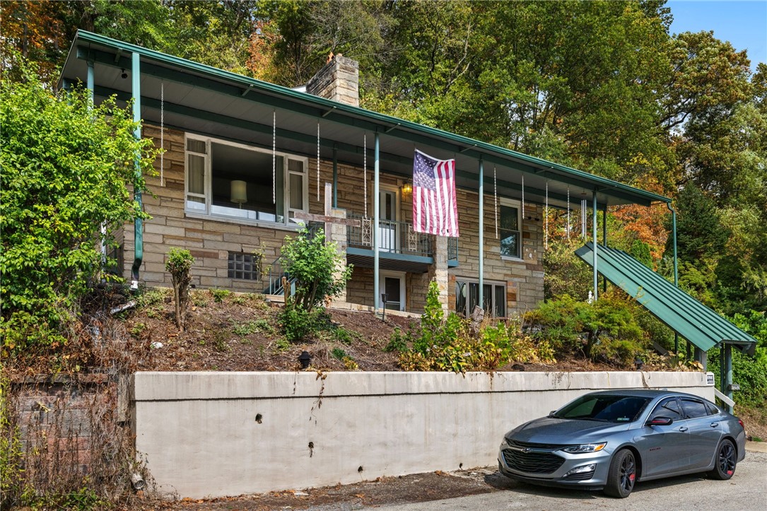 Aliquippa, Pennsylvania 15001, United States, 3 Bedrooms Bedrooms, ,3 BathroomsBathrooms,Residential,Contingent,215928