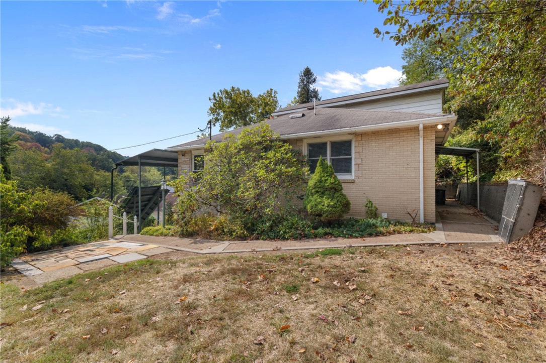 Aliquippa, Pennsylvania 15001, United States, 3 Bedrooms Bedrooms, ,3 BathroomsBathrooms,Residential,Contingent,215928