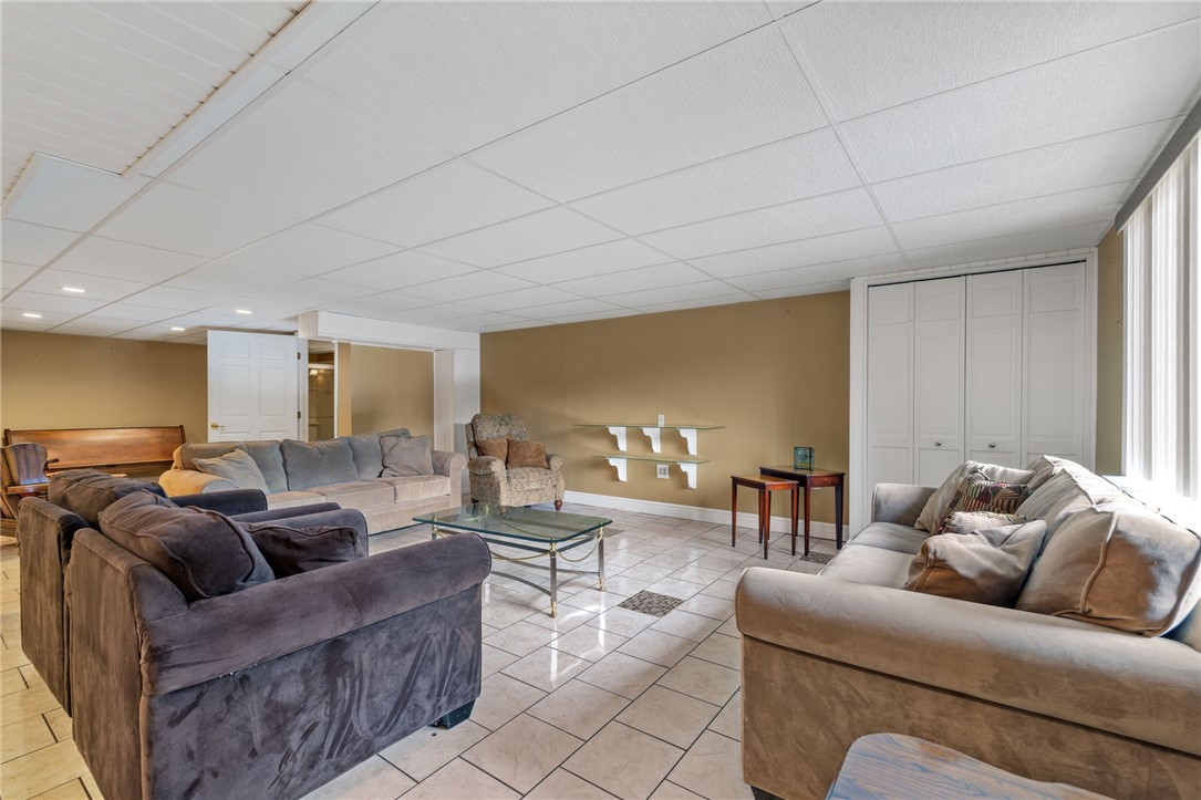 Aliquippa, Pennsylvania 15001, United States, 3 Bedrooms Bedrooms, ,3 BathroomsBathrooms,Residential,Contingent,215928