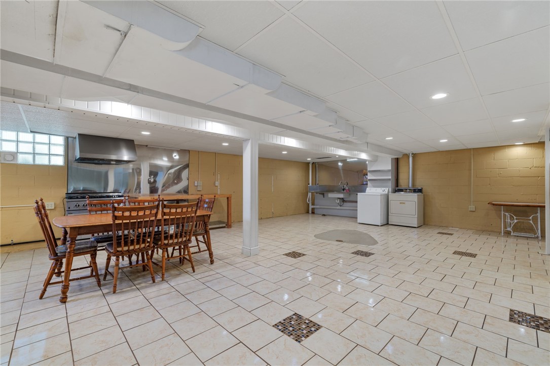 Aliquippa, Pennsylvania 15001, United States, 3 Bedrooms Bedrooms, ,3 BathroomsBathrooms,Residential,Contingent,215928